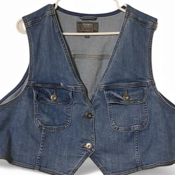 Torrid Denim Button-up Short Vest Women 4X Blue Pockets Distressed Western Rodeo - Picture 11 of 14